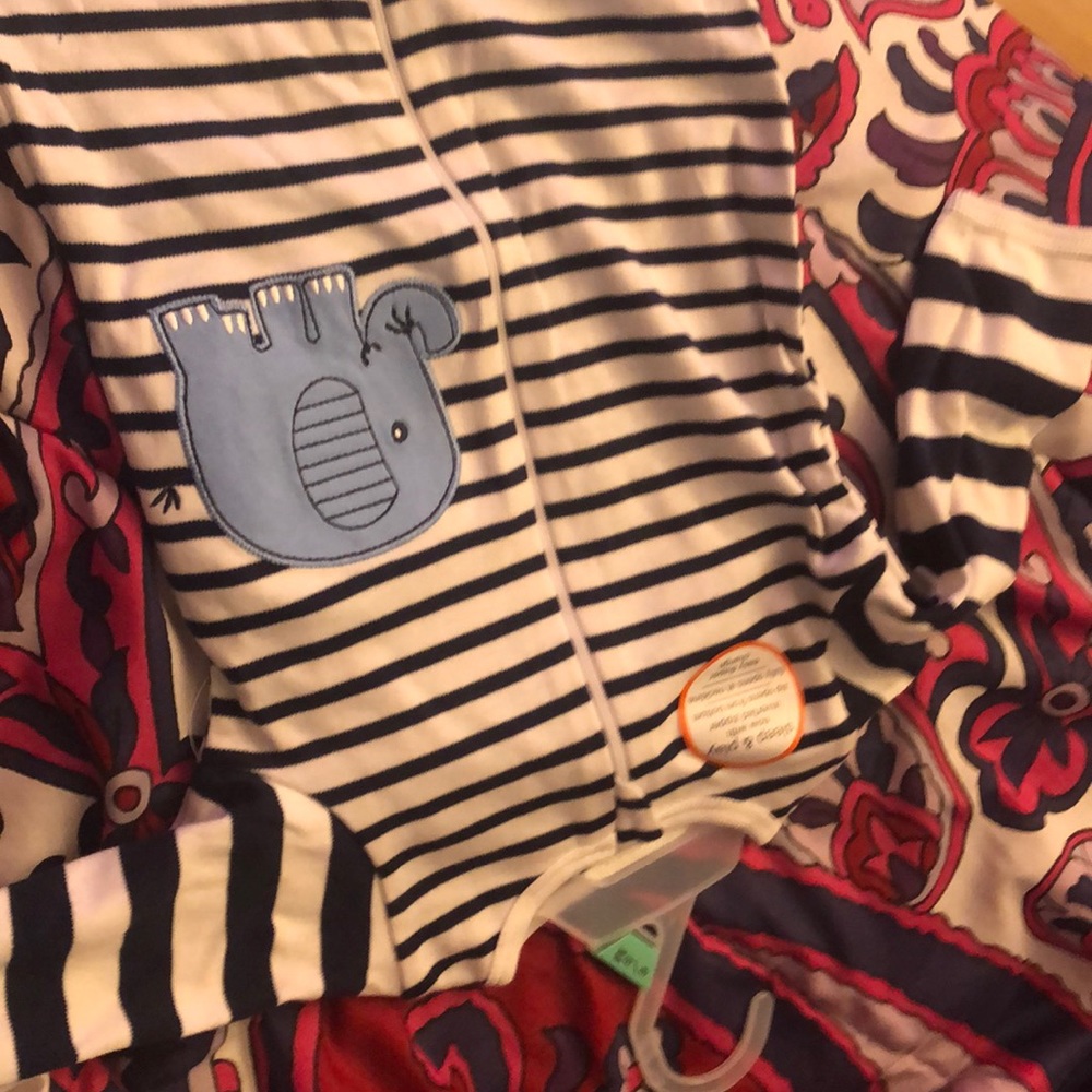 Baby clothes - Picture 2 of 2